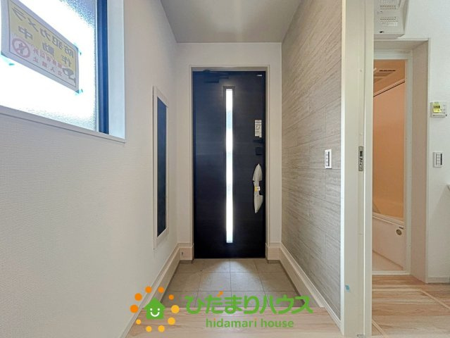 久喜市中妻2期　新築一戸建て　リガーレの玄関