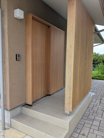 中古戸建　箕郷町矢原の玄関
