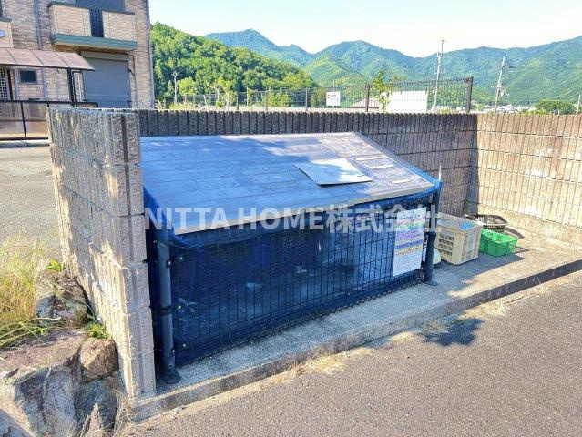 ピュアライフ　Ｃ棟のその他|ゴミ捨て場もあり便利です◎