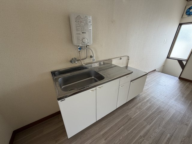 西伊場町住居付貸店舗のキッチン
