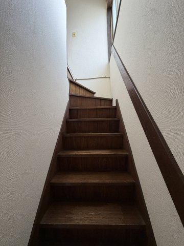 西伊場町住居付貸店舗の内装