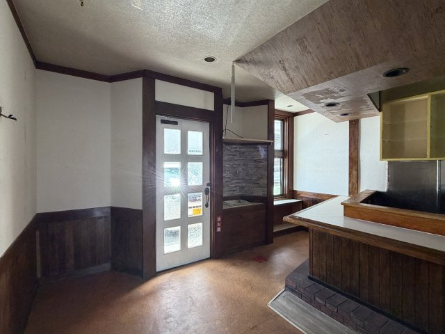 西伊場町住居付貸店舗の内装