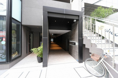 【エントランス】 | エスリードコート堺筋本町 | 落ち着いたエントランスです