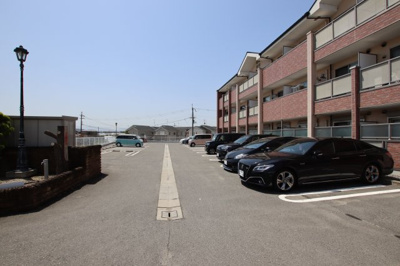 【駐車場】 | クリスタルウイング輝