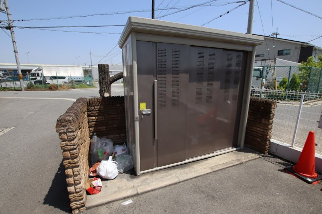 【その他共用部分】 | クリスタルウイング輝 | 敷地内ゴミ捨場