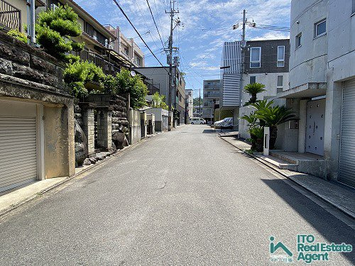 北白川別当町 中古戸建の前面道路含む現地写真