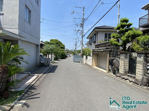 北白川別当町 中古戸建の前面道路含む現地写真