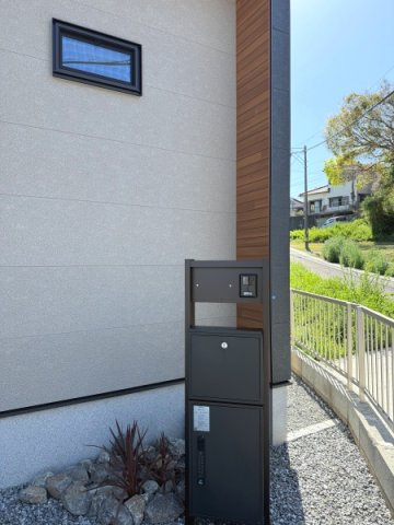 津市高茶屋小森町《1号棟》のその他|宅配ボックス付きポスト