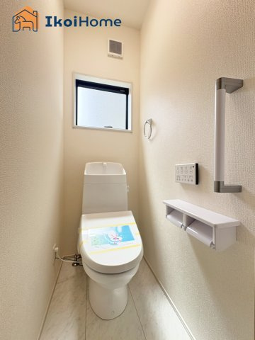 神戸市西区狩場台2丁目　全2棟　2号棟　新築戸建のトイレ|【ホームページに現地動画掲載中】●年中無休：当日予約可●トイレが2か所あるので夜中も安心です。