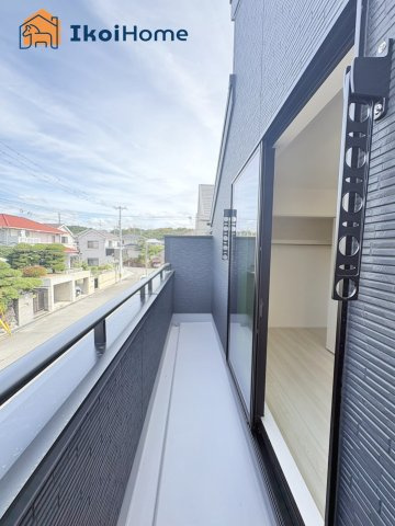 神戸市西区狩場台2丁目　全2棟　2号棟　新築戸建のバルコニー|【ホームページに現地動画掲載中】●年中無休：当日予約可●陽当り良好バルコニー♪屋根は８万円～設置可能