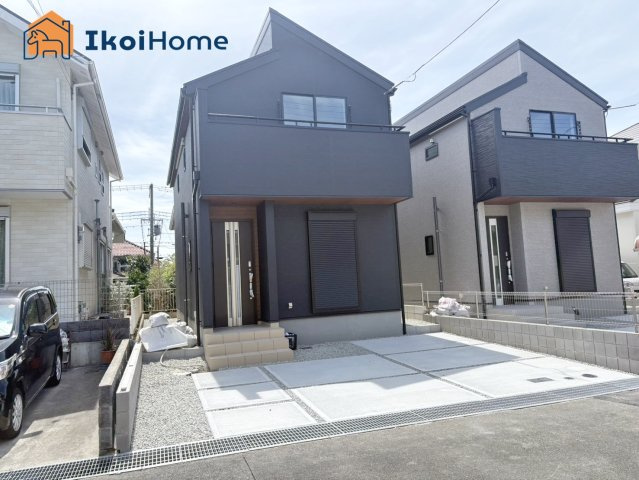神戸市西区狩場台2丁目　全2棟　2号棟　新築戸建の前面道路含む現地写真|【ホームページに現地動画掲載中】●年中無休：当日予約可●前面道路幅員約6.5ｍ、交通量少なめで安心♪