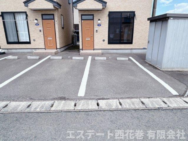 グレイスの駐車場