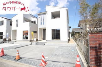【駐車場】 | 桑野小学校・郡山第六中学校区　Livele Garden.S 新築分譲住宅　郡山市亀田２丁目　第２　全３棟　３号棟 | 駐車スペース３～４台可能です♪　外水道もついていますので洗車に便利です！