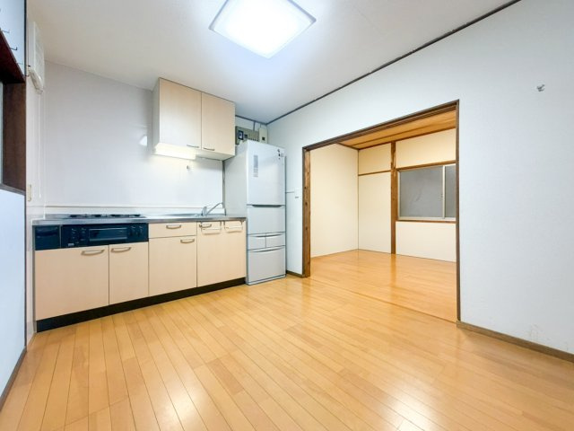 港区名四町戸建ての居間・リビング