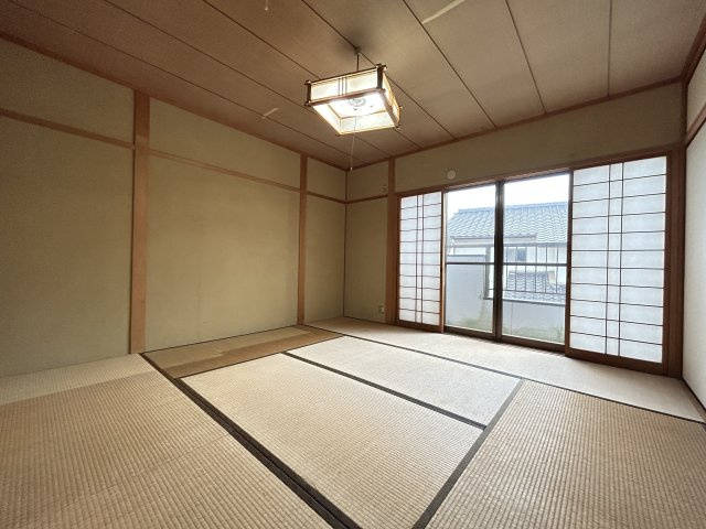 知多郡美浜町美浜緑苑2丁目の和室|2階和室8帖♪