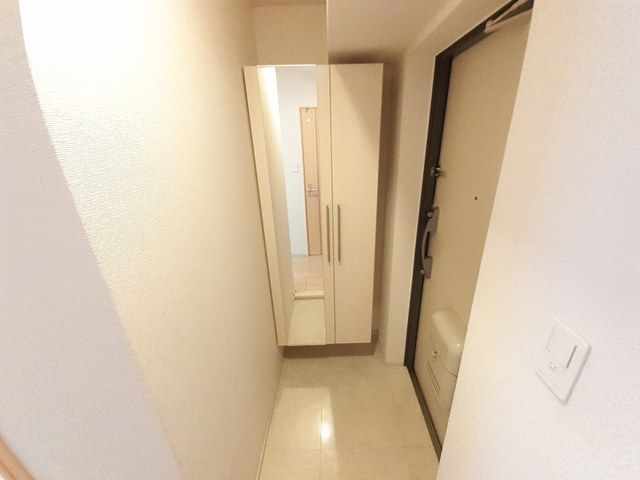 トレスオハス　稲葉荘の玄関