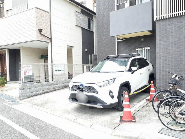 トレスオハス　稲葉荘の駐車場