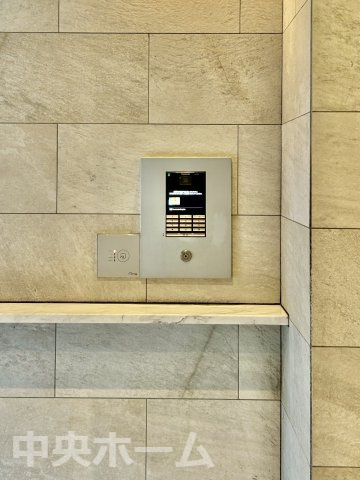 レーベン北小岩ディスカバリー2の防犯設備|【オートロック】オートロックシステムでセキュリティ充実。当たり前ですが、安全で安心して暮らすのって大事ですよね。お探しのご条件でオートロック付きの物件を探す方も多いですがやはりセキュリティは大事です。