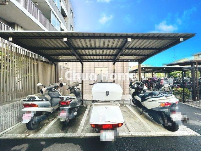 レーベン北小岩ディスカバリー2の駐車場|【バイク置場】最新の空き状況や費用などの詳細は担当スタッフまでお問い合わせください。