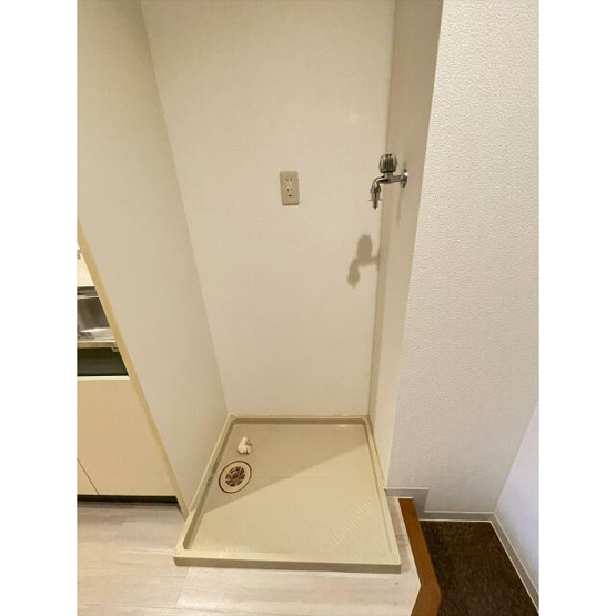【設備】 | スカイコート新宿新都心 | 室内洗濯機置き場。