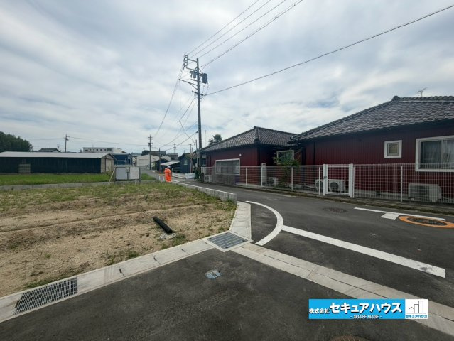 【完成】知多市金沢字泉脇　全3棟の前面道路含む現地写真|事前予約にて現地ご見学いただけます！お気軽にお問い合わせください♪
■株式会社　セキュアハウス■
住宅ローンに強く、知識、経験豊富なスタッフ在籍
お客様に寄り添い、ご成約後もサポート致します