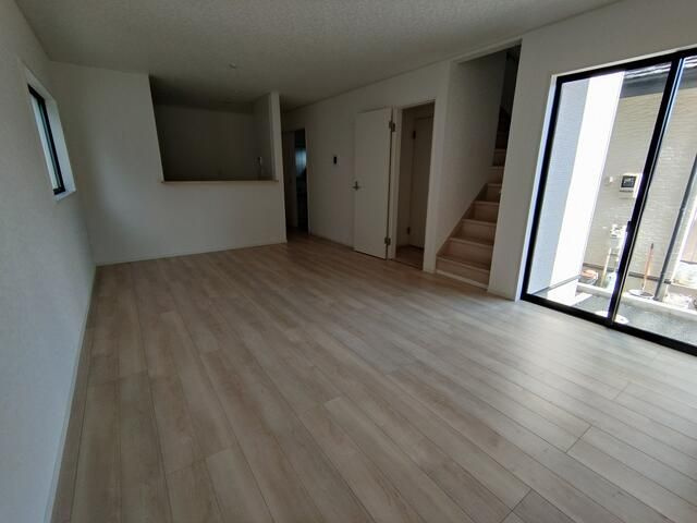布施新町戸建の居間・リビング|こちらの居間で趣味の時間をお楽しみください