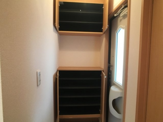 【玄関】 | アバンティーヌ淵野辺A