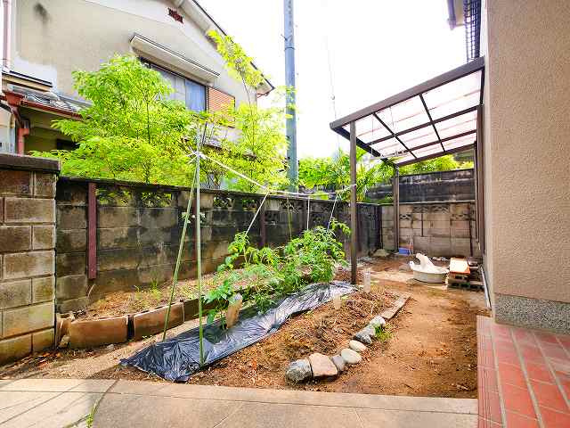 四条大路５丁目戸建の庭