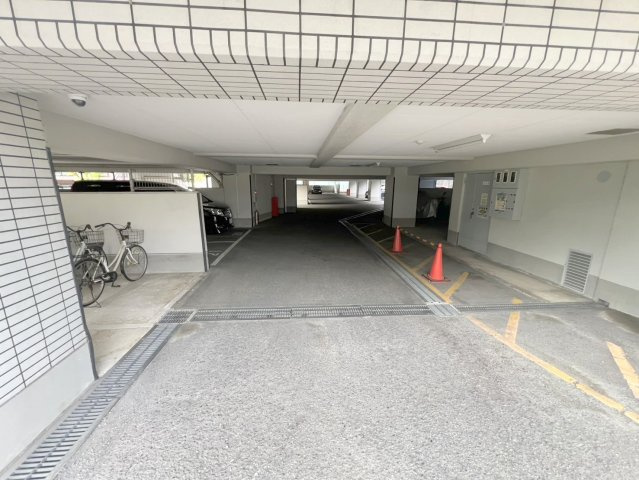 朝日プラザ東生駒Ⅱの駐車場