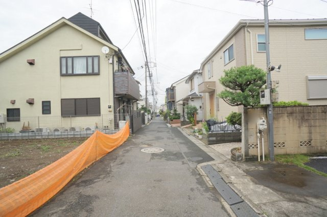 旗の台６　土地の前面道路含む現地写真|南側私道　幅員約3.2m～4.0m　間口約11.1m