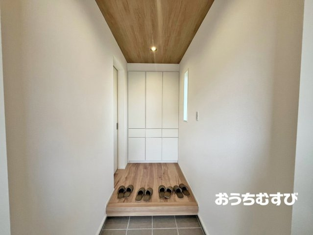守山区西島町015⑤(全5棟)の玄関