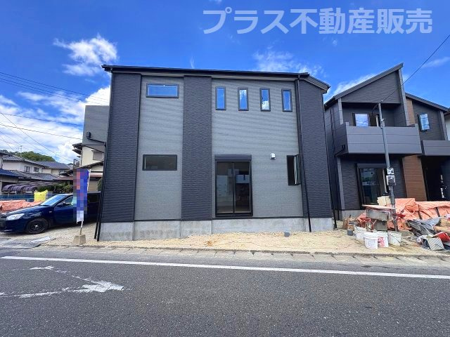 【外観】 | 福岡市城南区片江2丁目3期　1号棟（全2棟）【仲介手数料無料・0円】 | 現地写真。プラス不動産販売なら、現場の全ての棟をまとめてご見学頂けます。