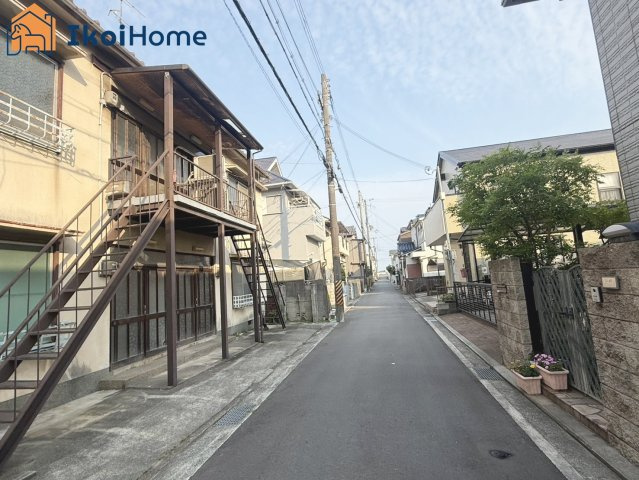 明石市魚住町清水　土地の前面道路含む現地写真|●年中無休：当日予約可●前面道路幅員は約4ｍになります。交通量少なく安心の住環境です！