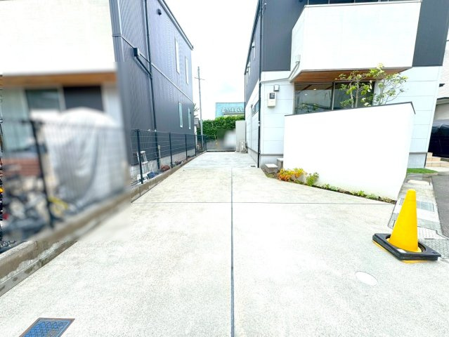 ◆築浅＆リフォーム済みの美宅◆無垢フローリングが美しい◆最大４台駐車可能◆亀岡市篠町篠八幡裏の駐車場|駐車スペース