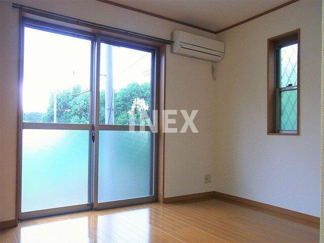 横浜市港北区篠原町のアパートの居間・リビング|※
