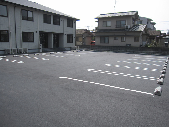 メルベージュの駐車場