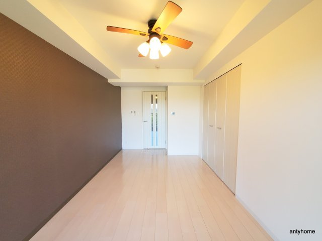 Luxe新大阪SOUTH　仲介手数料無料の洋室