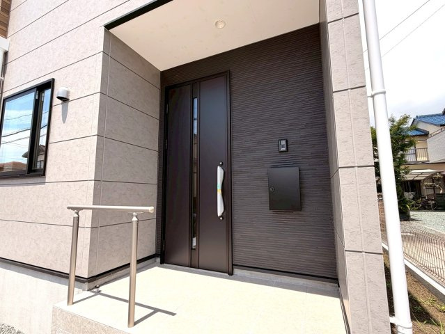 新築 戸建て　三ケ名3期のエントランス