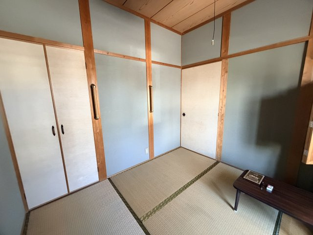 倉吉市福吉町中古戸建の和室|１F　4.5帖和室です