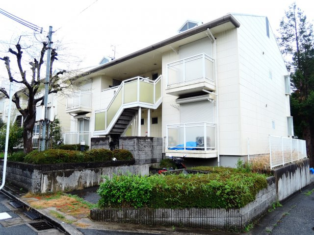 高槻市真上町６丁目のアパート