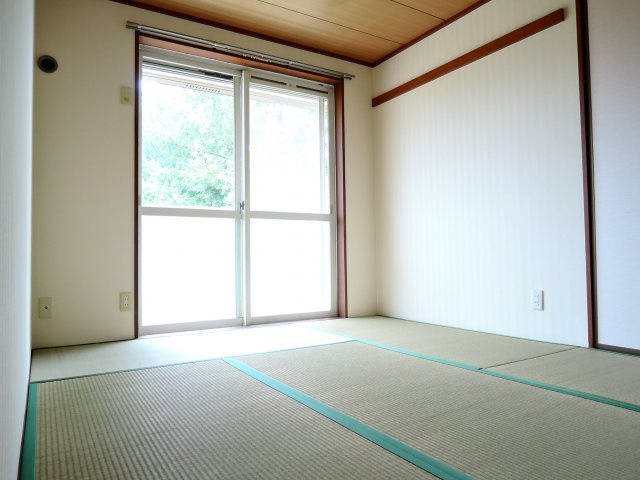 高槻市真上町６丁目のアパートの和室