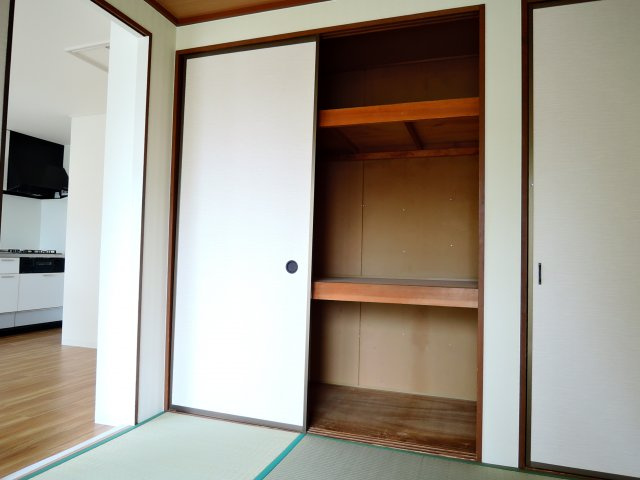 高槻市真上町６丁目のアパートの収納