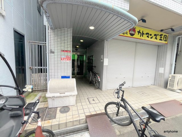ウエストヒルズ幸紀　仲介手数料無料のエントランス