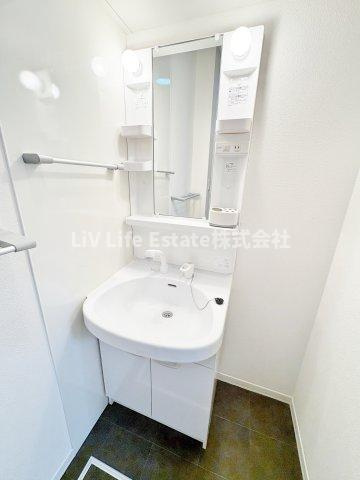 東大和市上北台３丁目のアパートの洗面所