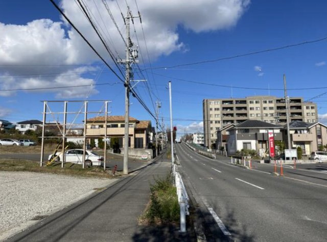 知多郡武豊町字北中根３丁目　売り土地の前面道路含む現地写真