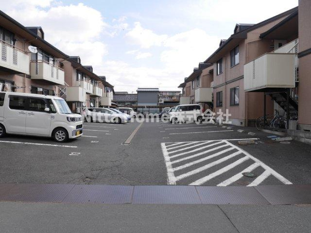 メゾン丹和　A棟 の駐車場|駐車場１台無料付きです！！