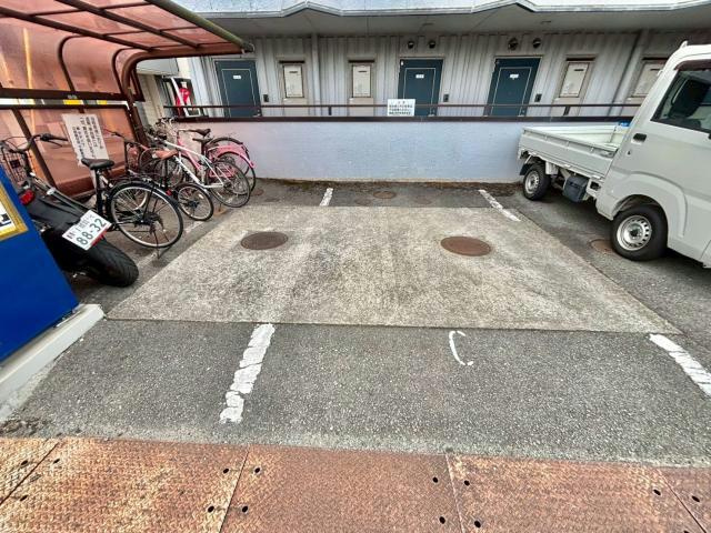 メトレス野里の駐車場