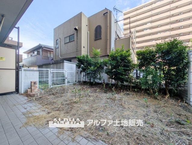 ロイヤルステージ小作の庭|【garden】
◆ガーデニングを楽しむ◆草木に囲まれる趣味の空間。。お花や家庭菜園にお子様や奥様の笑い声が、楽しそうなその声に癒しを住んでよかったがそこにあります。