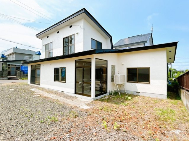 網走市駒場南１丁目４－２８ 中古売家の外観|【現地外観】外壁・屋根を塗装致しました。