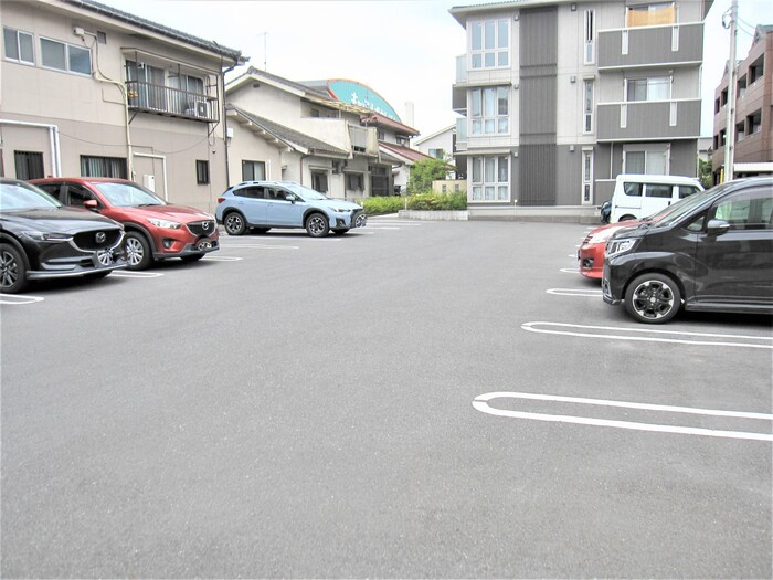ＫＲＡＮＥ　Ｂ棟の駐車場